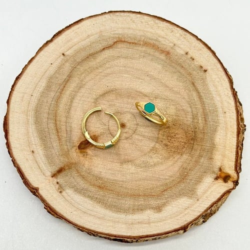 حلق ناعم ايطالي مع صدف ( 1.4 جرام - عيار 18 - EA01...