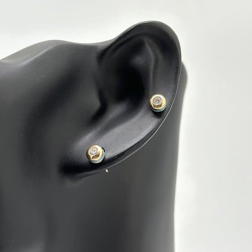 حلق ناعم تصميم الماس بلمسه ايطاليه مميزة ( 1.7 جرا...