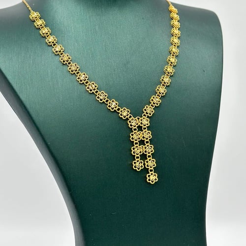 طقم كلاسيك على شكل ورود ( 12.1 جرام - عيار 21 - SE...