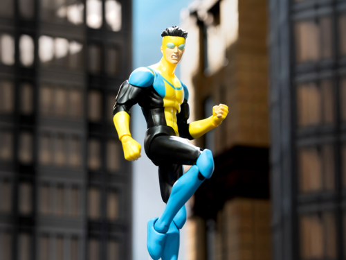 Invincible - Deluxe Invincible Action Figure