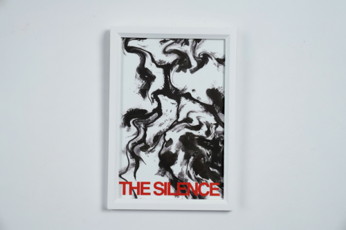 فريم The Silence بإطار أبيض | لوحة تجريدية أبيض وأ...