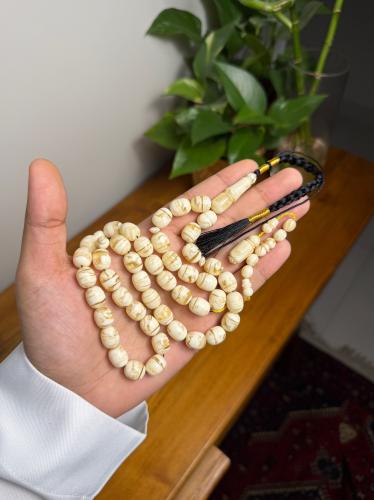 مستكه مشخط بيضاوي كركوشة
