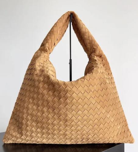 بوتيغا Bottega bag