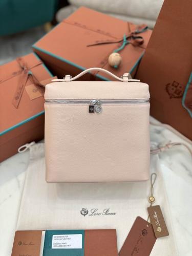 شنطة لورو بيانا