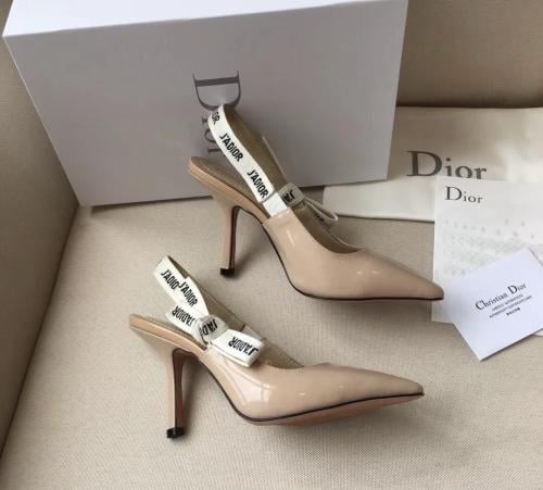 كعب Dior