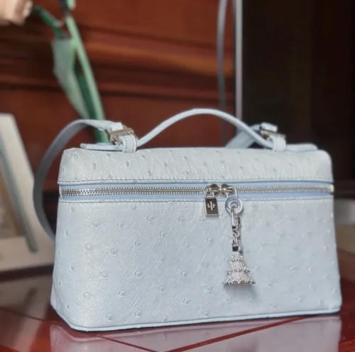 شنطة لورو بيانا