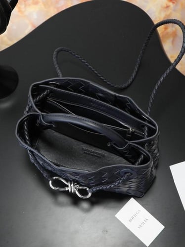 شنطة بوتيغا