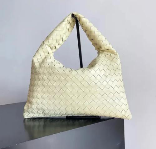 بوتيغا Bottega bag