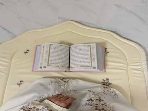 مصحف ملون مع تفسير