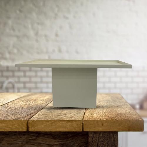 طفرية تقديم مستطيل معدن بيج وسط 2422