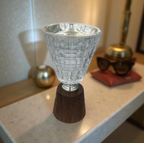 مبخرة زجاج على بني 1004