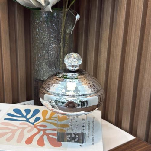 صحن حلاوة معدن بغطاء قاعده جوهرة مربع 14941