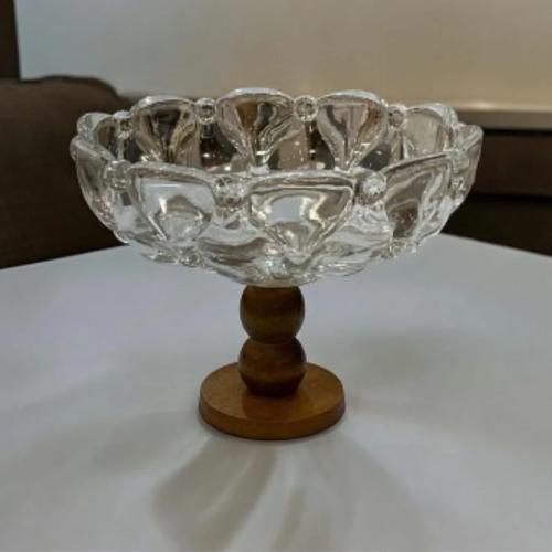 صحن تقديم زجاج بقاعدة خشب بني 5394