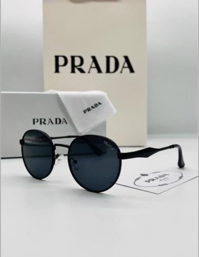 نظارات شمسية ماركة Prada