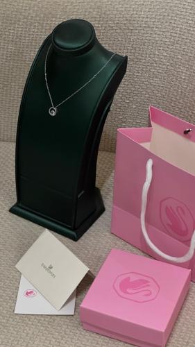 سلسال Swarovski
