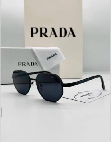نظارات شمسية ماركة Prada