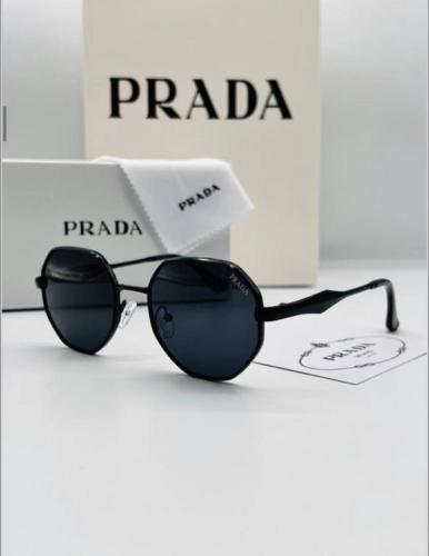 نظارات شمسية ماركة Prada