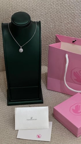 سلسال Swarovski