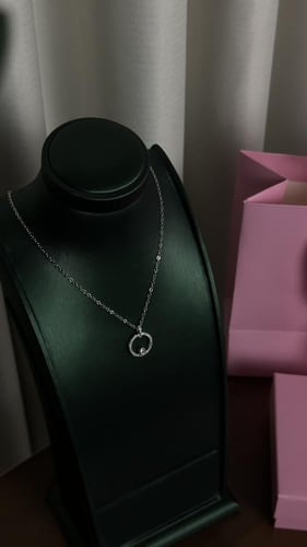 سلسال Swarovski