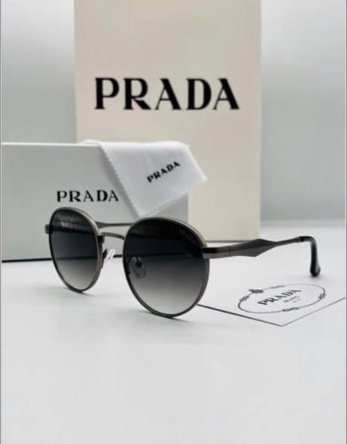 نظارات شمسية ماركة Prada