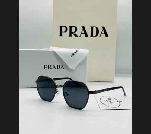 نظارات شمسية ماركة Prada