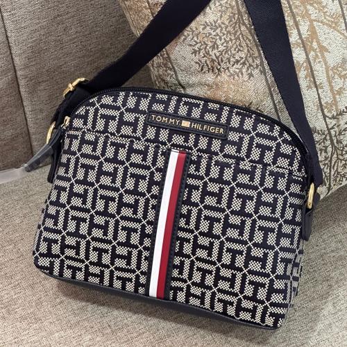 شنطة نسائية تومي- Toomy Hilfiger