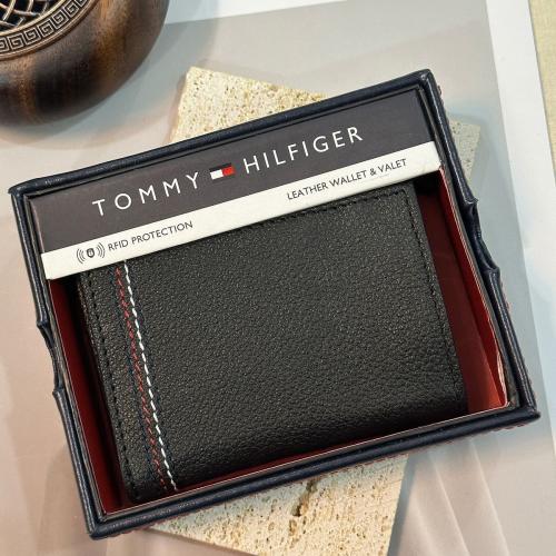 محفظة رجالية- tommy hilfiger