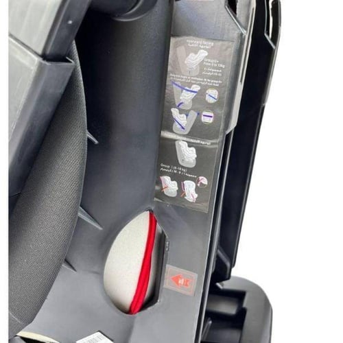 كرسي سيارة للأطفال بحاجز أمامي – أمان وراحة مع تصم...