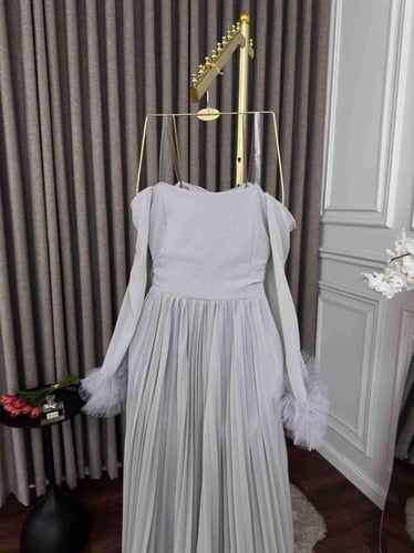 فستان حوامل تكسير لون رصاصي فاتح