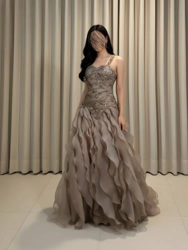 فستان سهرة دانتيل