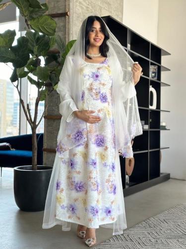 فستان حوامل مطرز