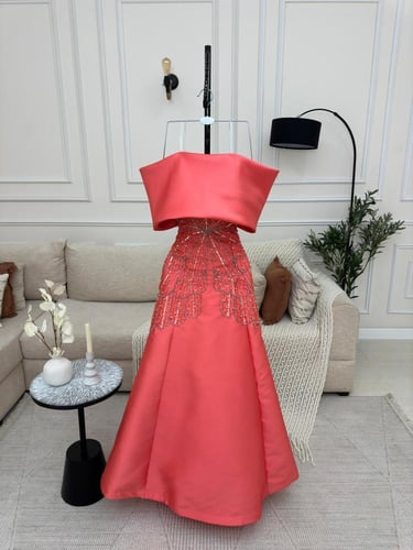 فستان ملكة فخم وراقي