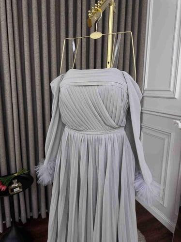 فستان حوامل تكسير لون رصاصي فاتح