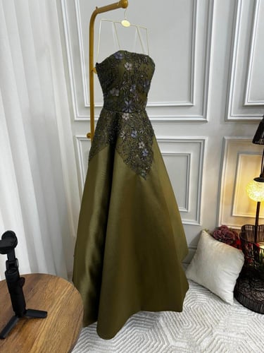 فستان سهرة روسي دبل كلوش ع جيبون كامل