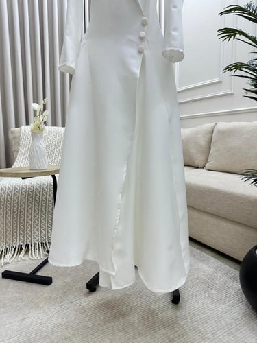 فستان العيد ناعم ساتر ابيض بأكمام وياقة رسمية