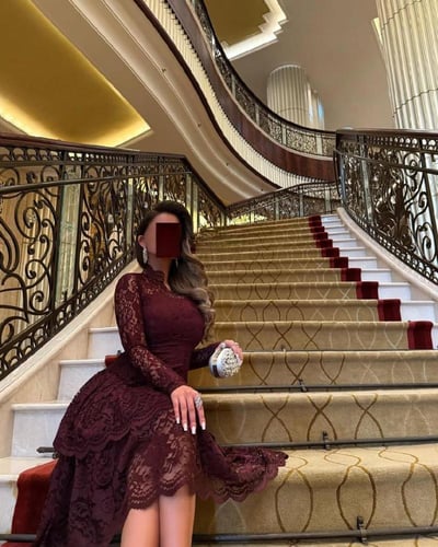 فستان برغندي دانتيل