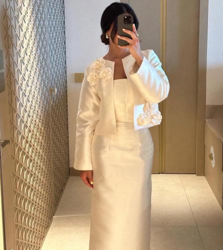 فستان العيد اوف وايت مع جاكيت مزين