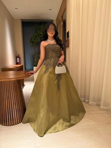 فستان سهره انيق وفخم