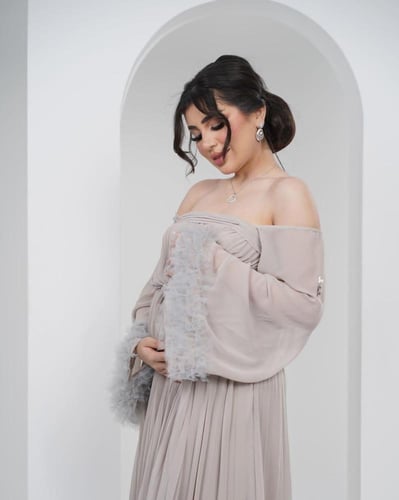 فستان حوامل تكسير لون رصاصي فاتح