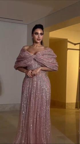 فستان ملكي مطرز