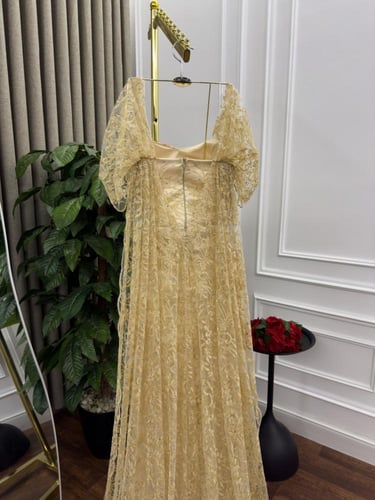 فستان سهرة خامه تل مطرزه كبيوتر وفصوص زركون وبطانه...