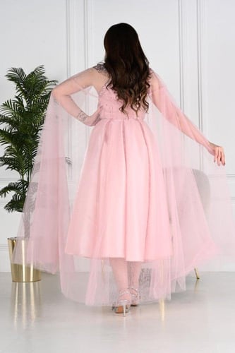 فستان سهرة قطعتين مزين بكرستال ولول على الصدر والط...