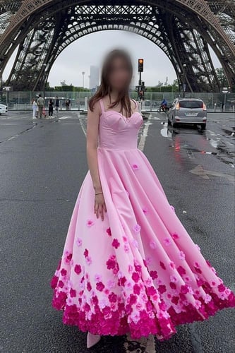 فستان السن المحير فخم مكشوف الاكتاف مع ورود