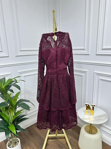 فستان برغندي دانتيل