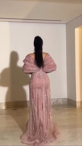 فستان ملكي مطرز