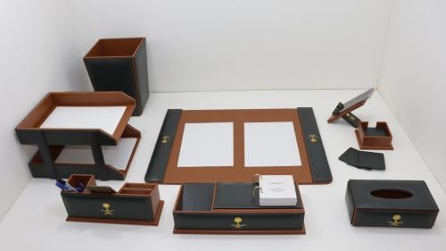 طقم مكتب من الجلد الفاخر