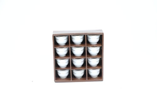 طقم فناجيل قهوة بورسلان فاخر – اللون الأبيض الكلاس...