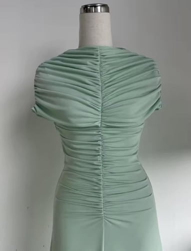 فستان أنيق بقصة ناعمة وقماش ستريتش | مناسب للطلعات...