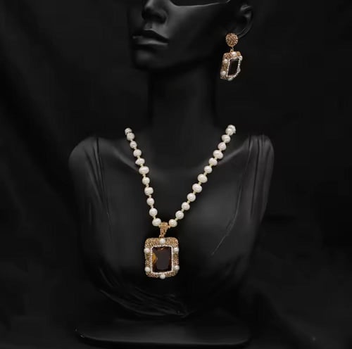 طقم من اللؤلؤ الطبيعي والحجر العسلي/ LS 0180