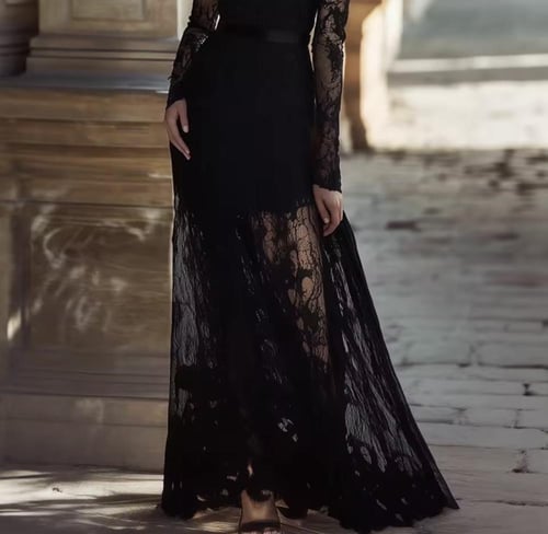 فستان أنيق بتصميم كلاسيكي من الدانتيل بأكمام طويلة...